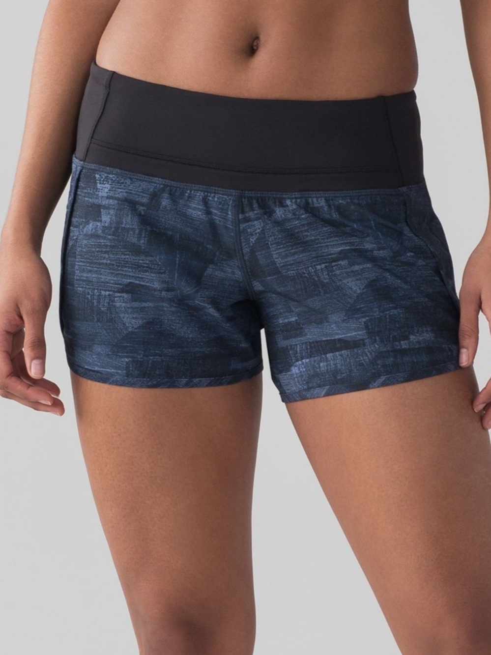 Lululemon Run Times Short 4" Transition Multi Midnight Navy Black Size 6 Active